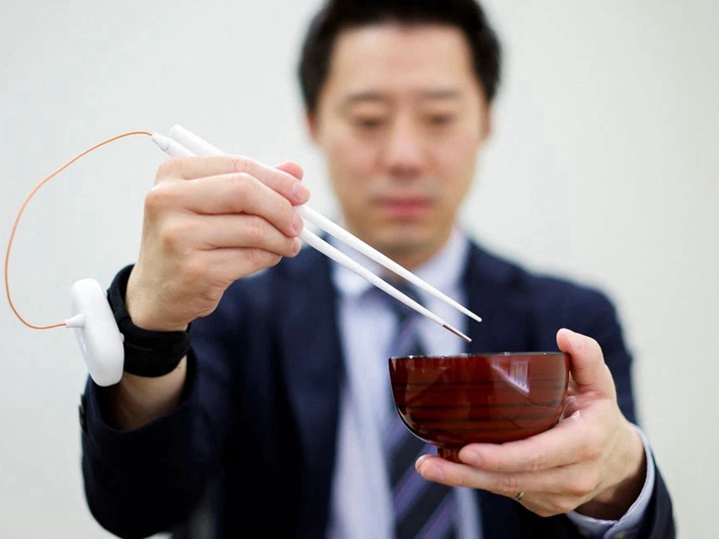 日本研發電筷子 增加鹹味減少鈉吸收