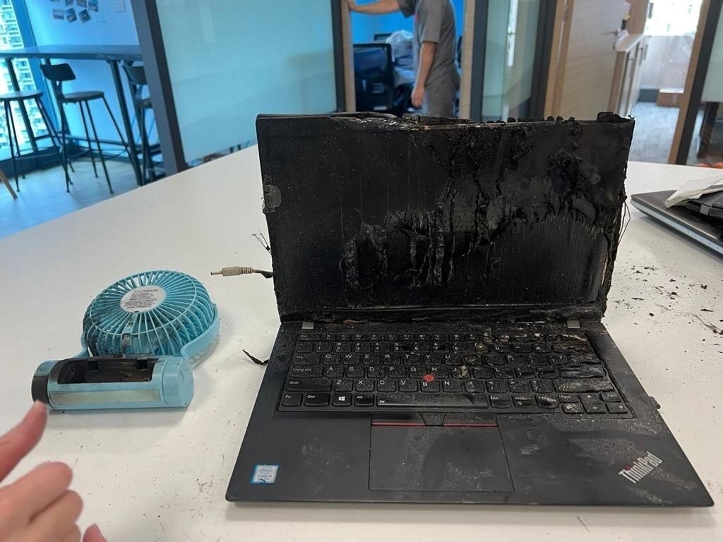 疑用電腦替風扇充電發生爆炸 荃灣辦公室文件燒毀散落