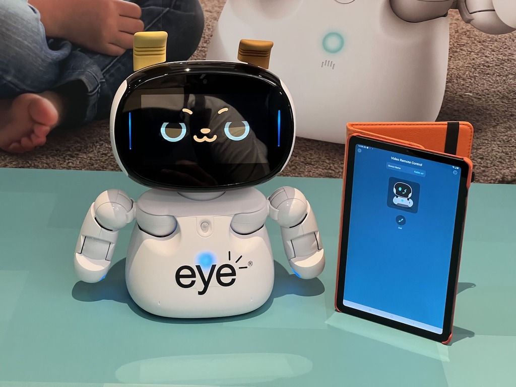 香港電訊推 eye AI 機械人提供 STEM 等課程！讓小朋友學習更有趣