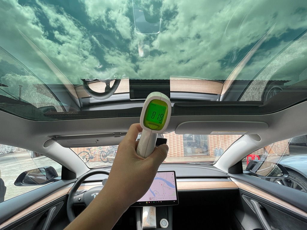 內地 Tesla 車主抱怨天幕太曬太熱 車頂最高溫可超 80 度