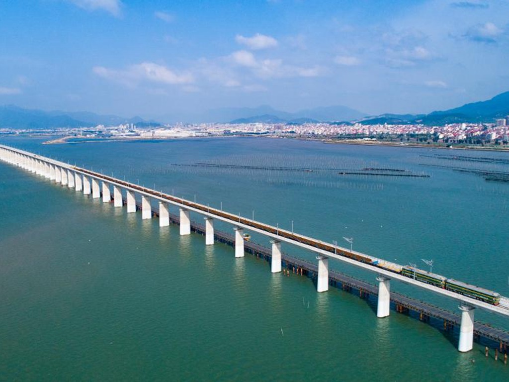中國首條跨海高鐵全線貫通 福州廈門實現 1 小時生活圈