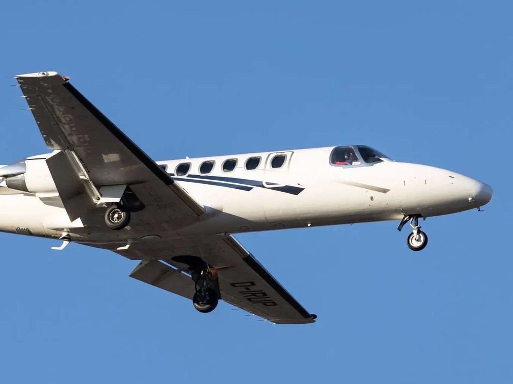 真實版幽靈航班出現 戰機戒備最終墜落大海