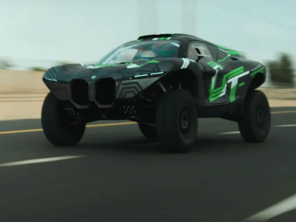 BMW 展示 Dune Taxi 概念車 走《Mad Max》電影風格
