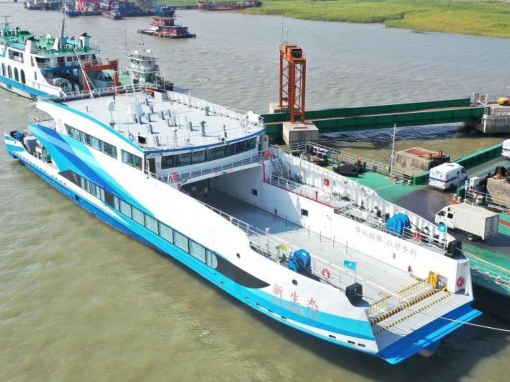 全球首艘純電渡輪抵達上海崇明 充電 15 分鐘航行 1 小時
