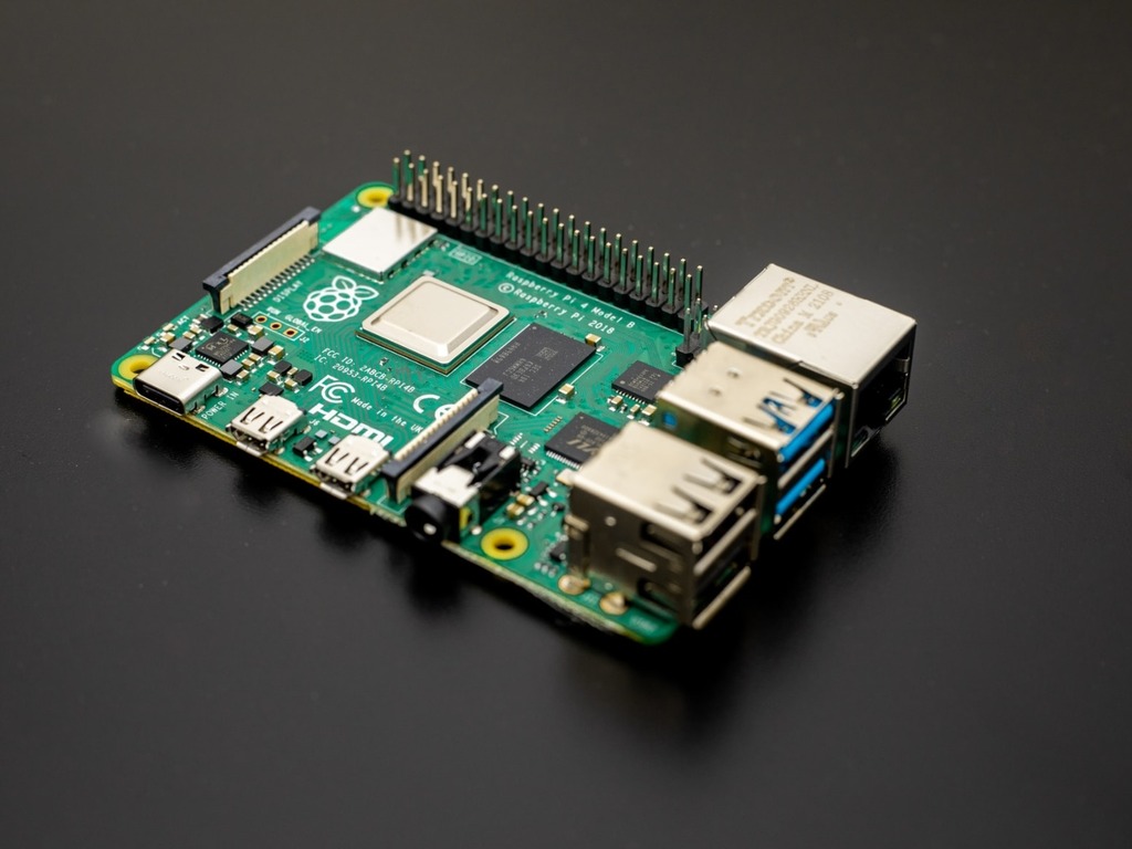 難買過新 iPhone？Raspberry Pi 產能受限個人客戶難入手