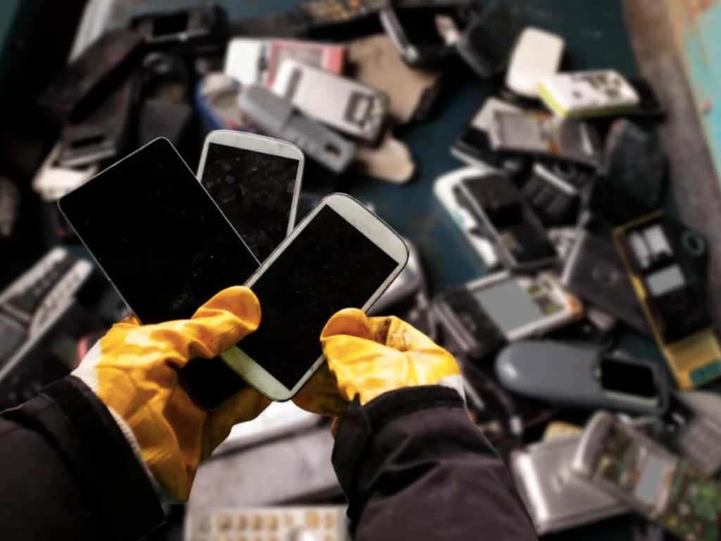 WEEE 報告：今年全球多達 53 億部手機淪為電子垃圾
