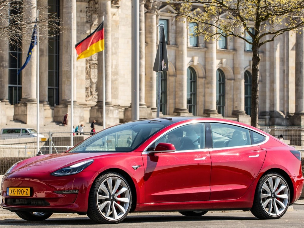 德國擬下年減電動車補貼 Tesla 承諾補回差價