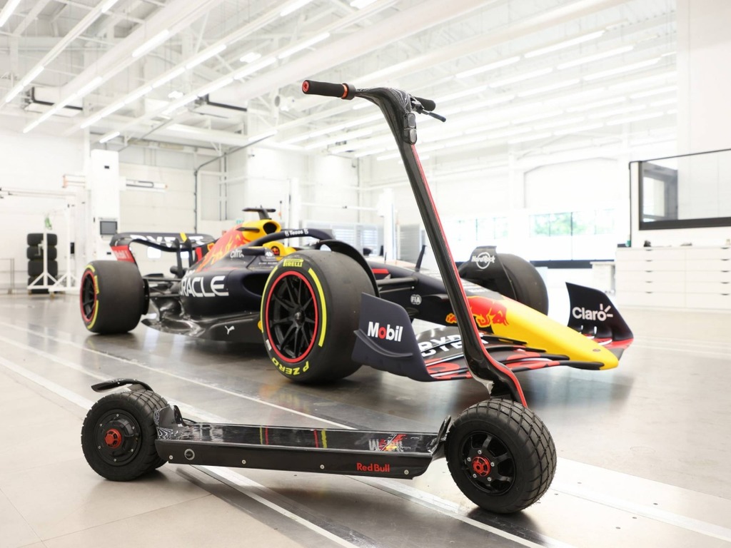 Red Bull Racing F1 車隊推 6 千美元電動滑板車
