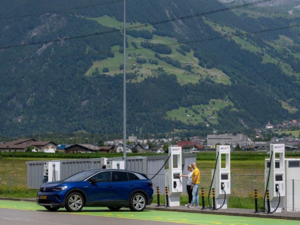 瑞士政府擬禁電動車代步 解決冬季能源短缺問題