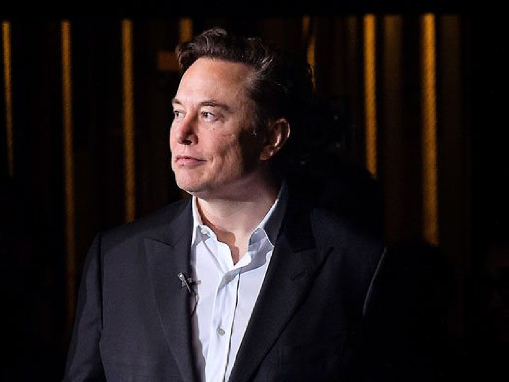 Tesla 股價跌逾 6% Elon Musk 世界首富地位危危乎