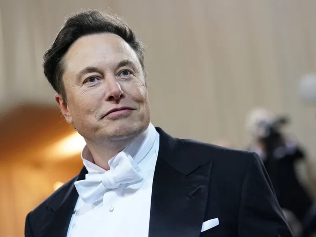 Elon Musk 豪言兩年內不賣 Tesla 股票安撫股民 惟 TSLA 股價仍挫