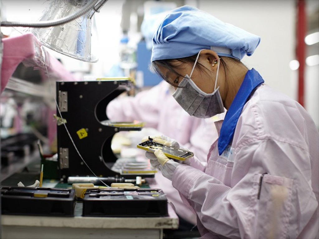 新富士康 iPhone 組裝業務負責人 爆 iPhone 生產線需 1200 名工人工作