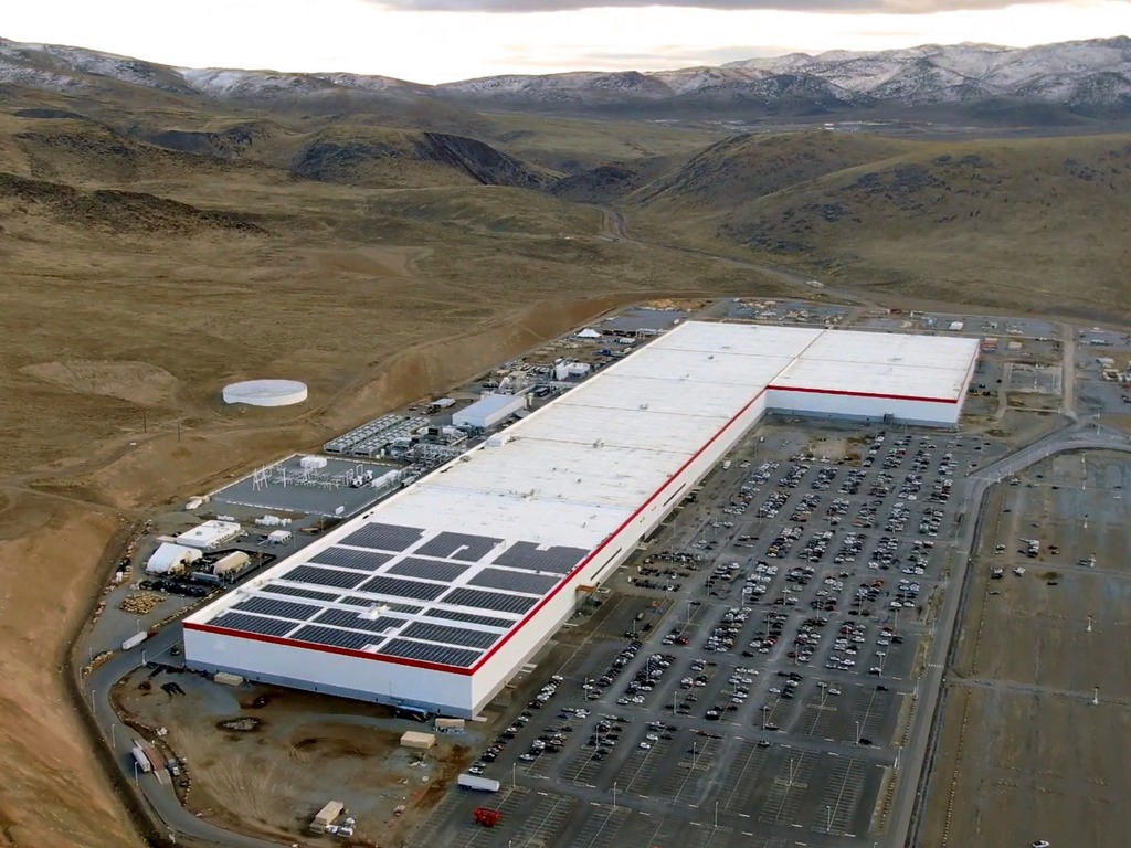Tesla 擴建內華達州工廠 生產 Semi 電動車及電池