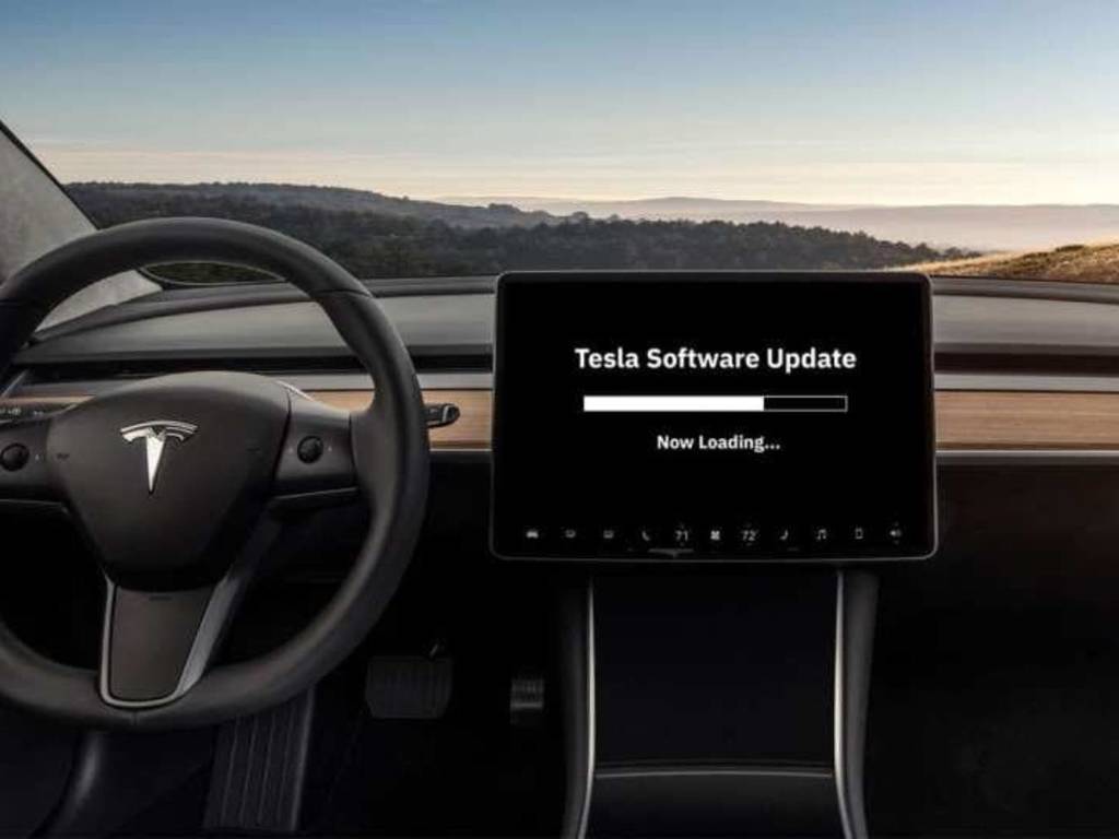 涉自動駕駛安全問題 Tesla「召回」36 萬輛電動車 Elon Musk：Recall 一字太「過時」OTA 升級軟件即可解決