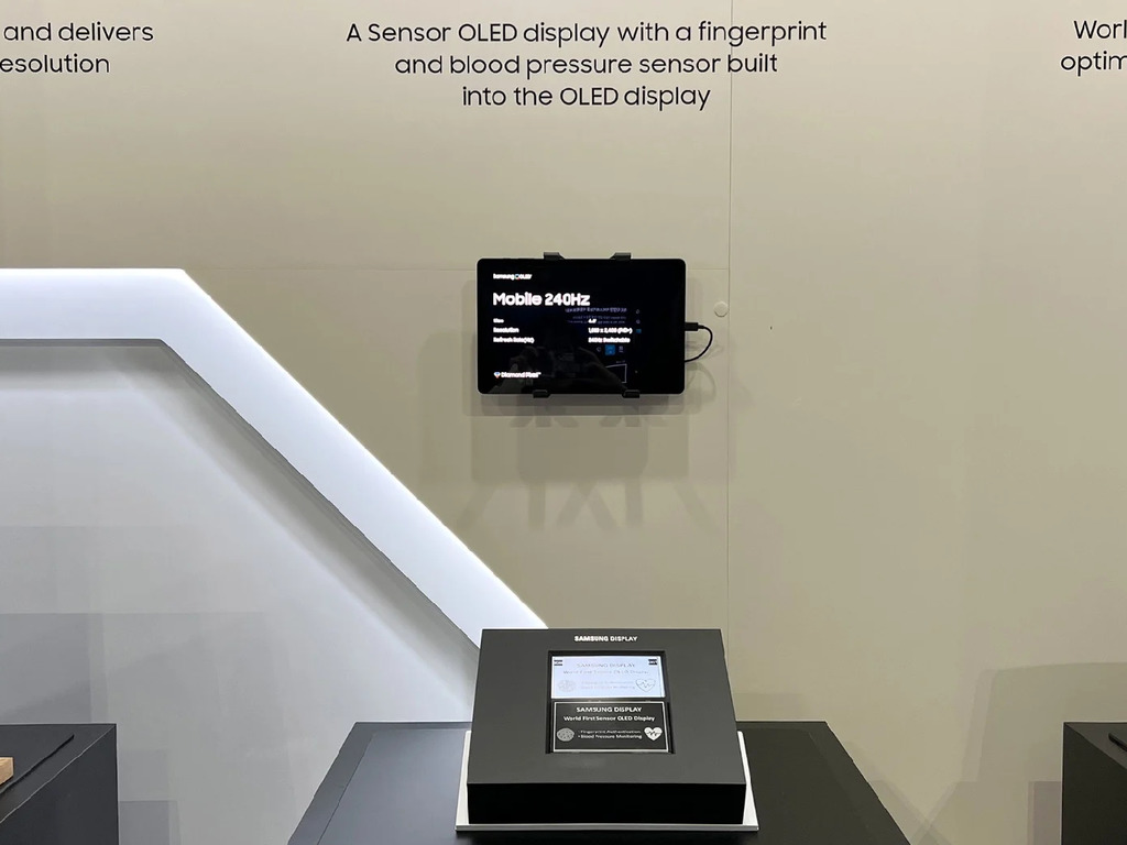 三星Display Week 2023展示全球首款內置指紋識別和心跳感應器的Sensor OLED移動面板