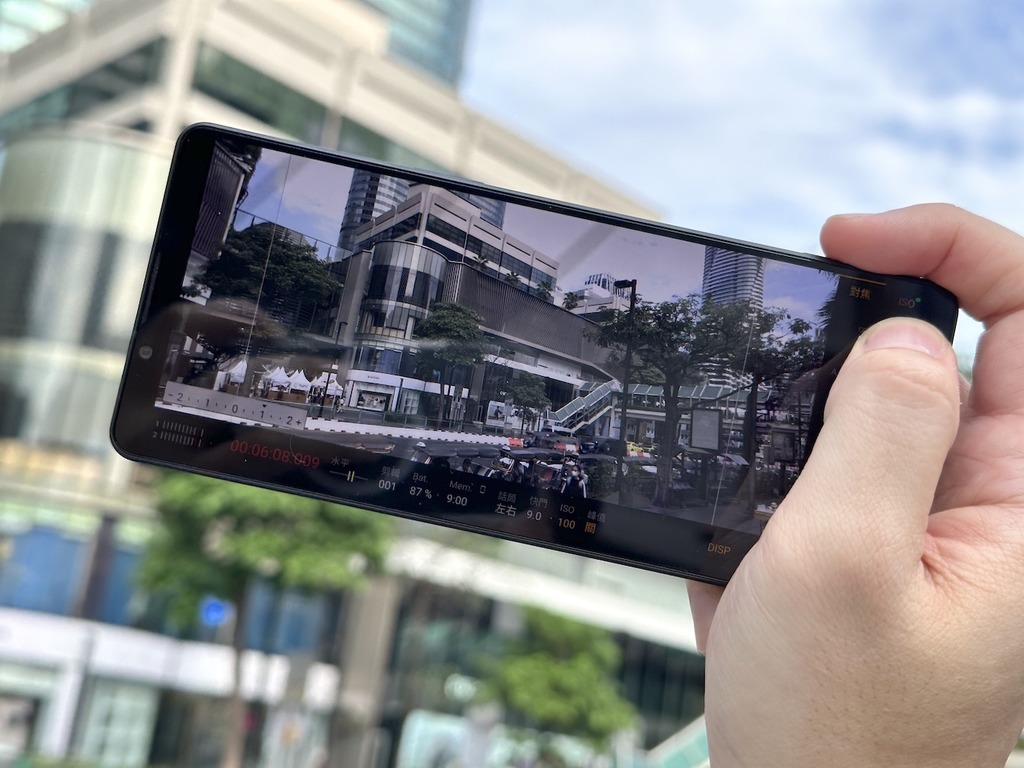 【泰國實測】Sony Xperia 1 V  高溫地區拍攝！烈日當空夏天都可以盡情使用