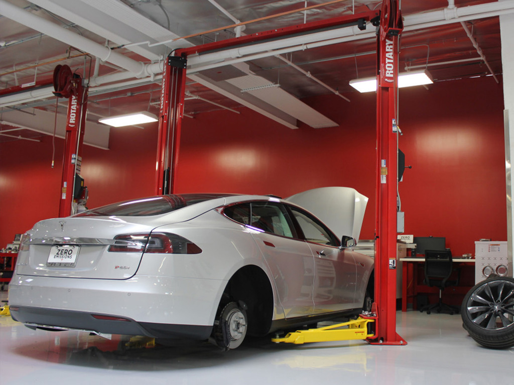 Tesla 內地換電池收費驚人 100kW 定價夠買 Model 3 新車