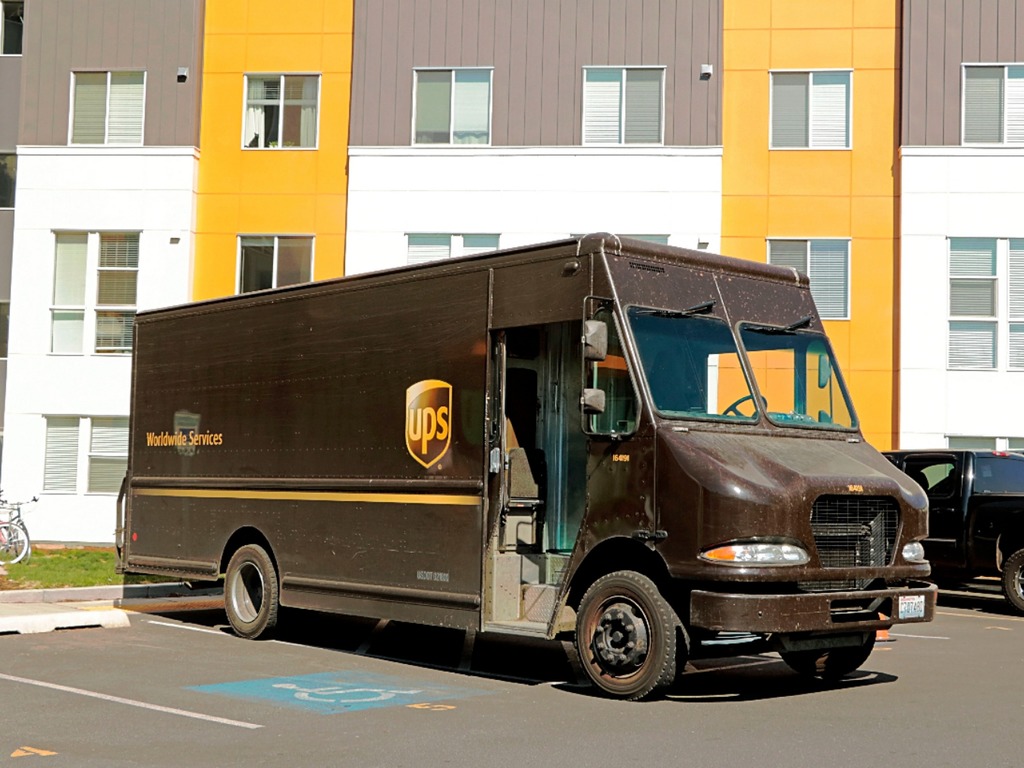 UPS 貨車將加裝冷氣 減員工因過熱住院慘況