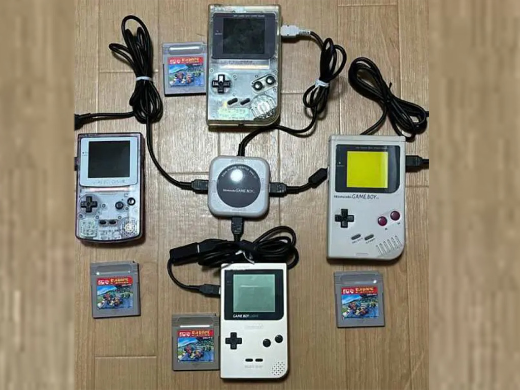 日本玩家花一年實現童年夢想　修復 4 部 Game Boy 達成連線對戰夢