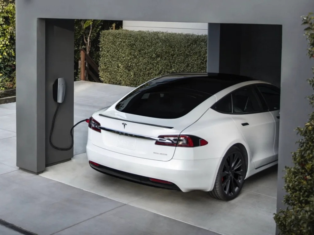 為 Tesla 電動車充電可賺錢？ 丹麥車主分享賺 17 美元心得