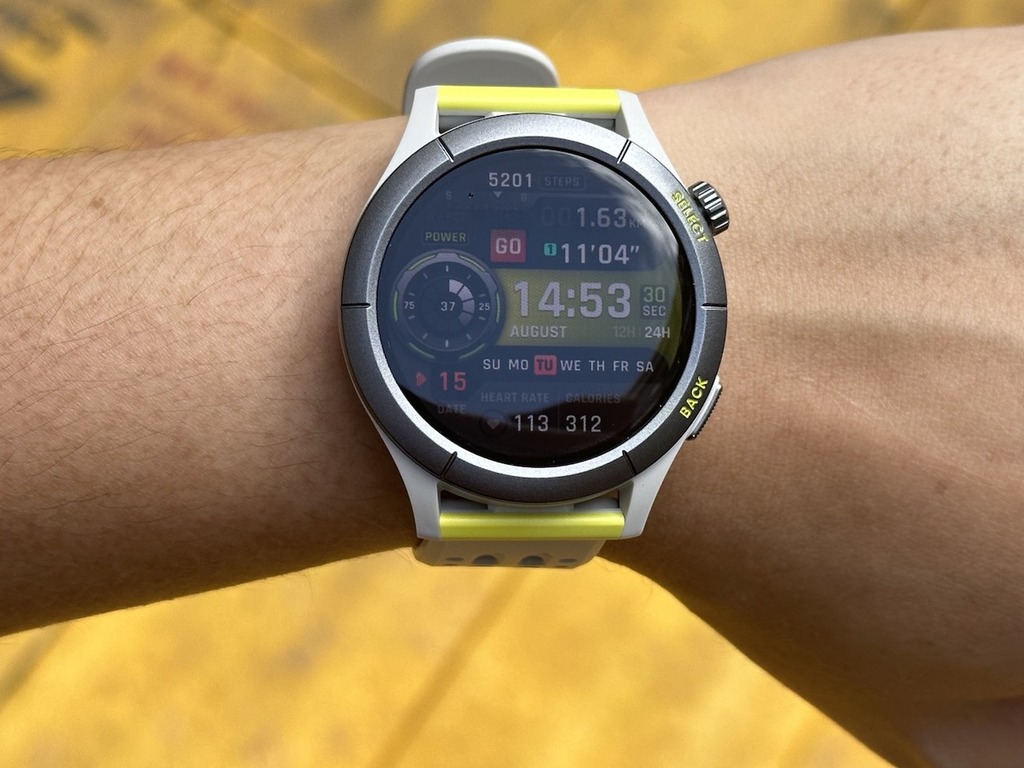 AMAZFIT Cheetah 搭配 AI 教練改善跑步手表現！錶身輕巧兼有準確定位