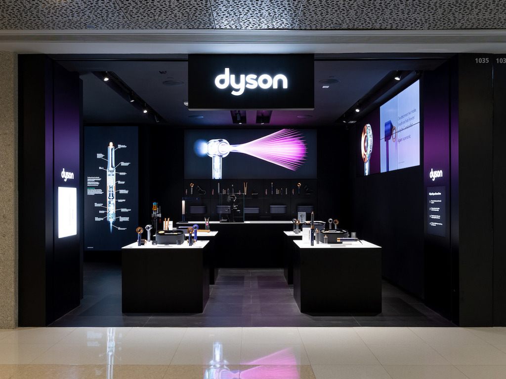 Dyson 於中環開設全港首間科研美髮體驗店！同場推出全新玄黑金系兼送專用底座