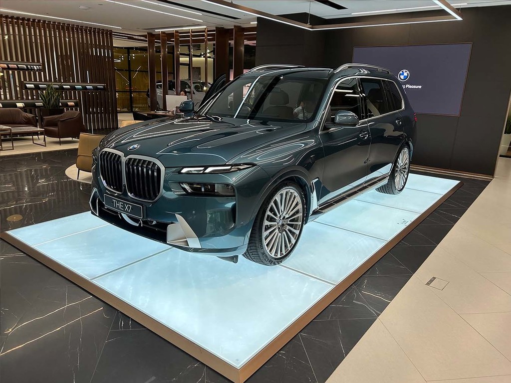 BMW X7 2023 版矚目登場 豪華氣派三排舒適座椅