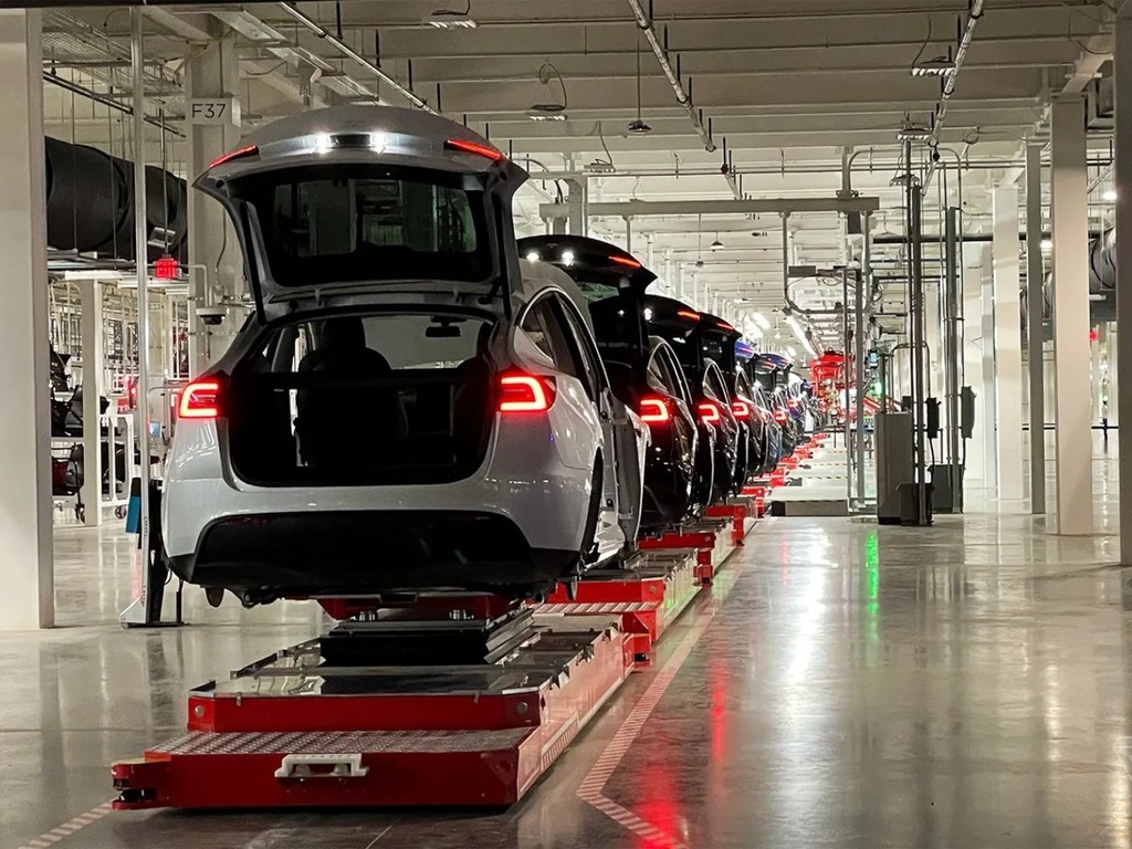 Tesla 一體化壓鑄製車技術將有突破 車底約 400 零件合一不是夢