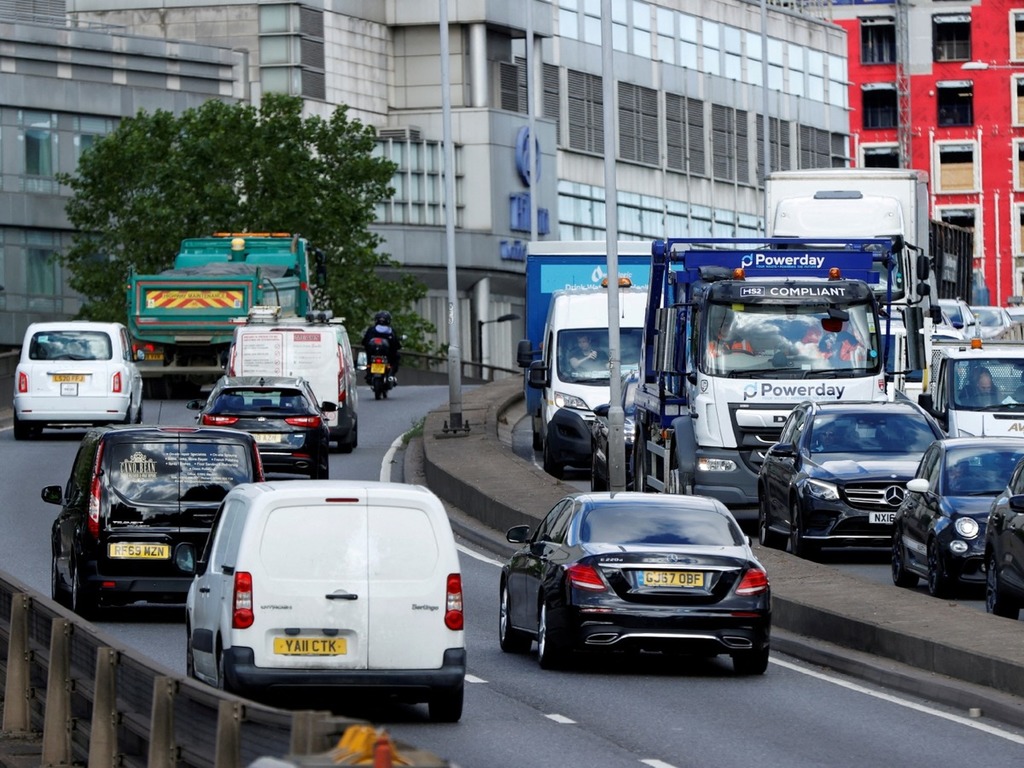 英國政府推遲禁售汽油車 5 年 多間車廠對決定感失望