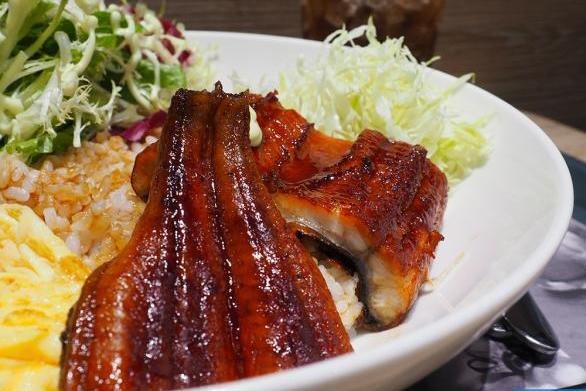 Mos Cafe 旺角新商場分店限定！全新鰻魚飯+增量版鰻魚飯堡
