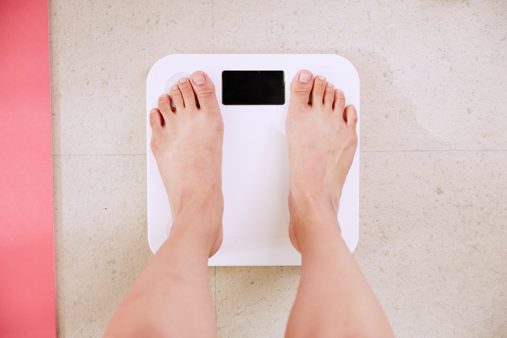 【懶人減肥方法】聖誕多磅重，助減重？英國研究指出每星期磅重兩次可減磅