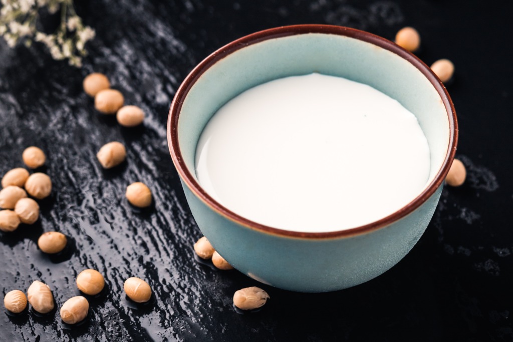 【植物奶】植物奶都能媲美全脂牛奶？5大植物奶營養成分大比拼