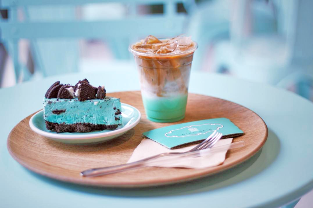 【韓國Cafe】韓國首爾弘大小清新打卡Cafe　Tiffany Blue薄荷朱古力蛋糕／卷蛋／雪糕／Macaron