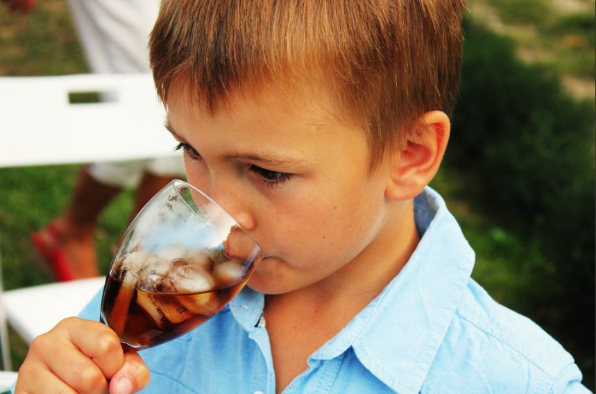 【汽水壞處】世衛研究：日飲兩杯或以上汽水提高早死風險 無糖汽水含人工甜味劑死亡率高26%