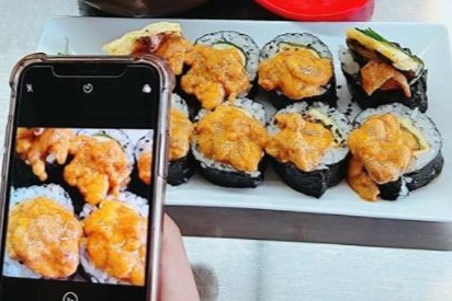 【韓國美食】韓國濟州島傳統小食店　熱賣招牌海膽紫菜飯卷