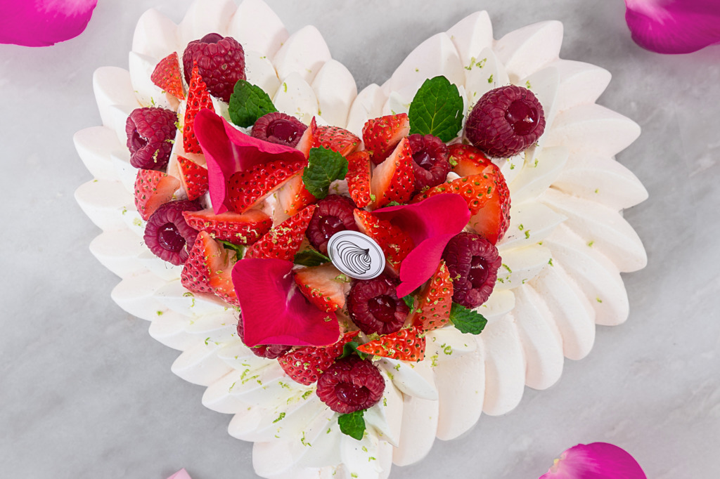 【母親節禮物2020】Le Dessert推出母親節限定甜品　超精美心型造型Pavlova蛋白餅