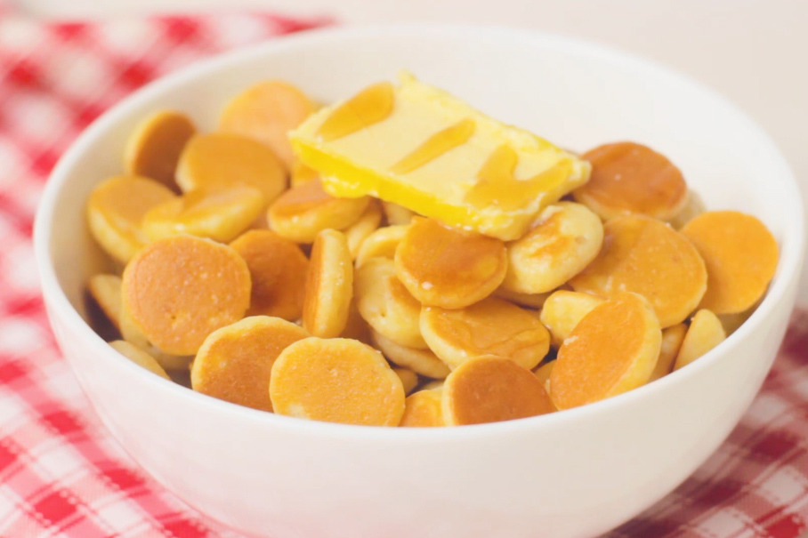 【早餐 食譜 簡單】簡單自製打卡迷你班戟Pancake Cereal早餐　唧出細細粒鬆餅超治癒！