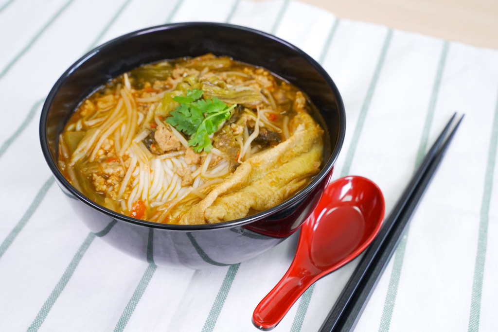 【米線食譜】簡單6步自製開胃菜　惹味酸辣小鍋米線