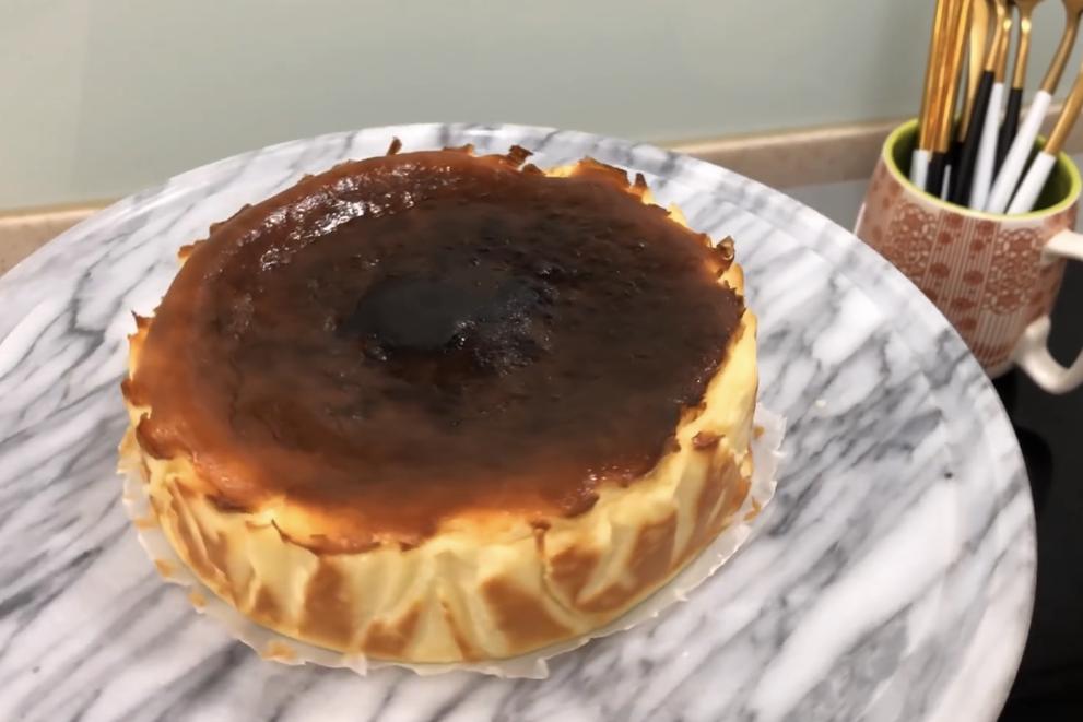 【巴斯克芝士蛋糕食譜】氣炸鍋版本！3步完成零失敗簡單人氣大熱甜品  Basque Cheesecake巴斯克芝士蛋糕食譜