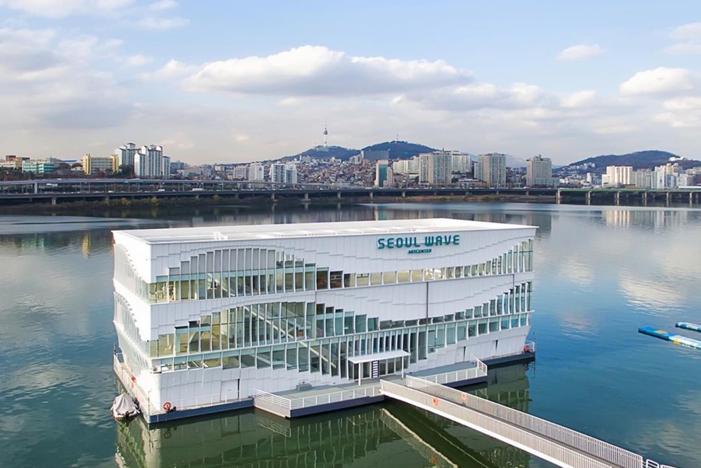 【韓國Starbucks】韓國首間水上玻璃屋Starbucks　360度觀賞漢江美景！