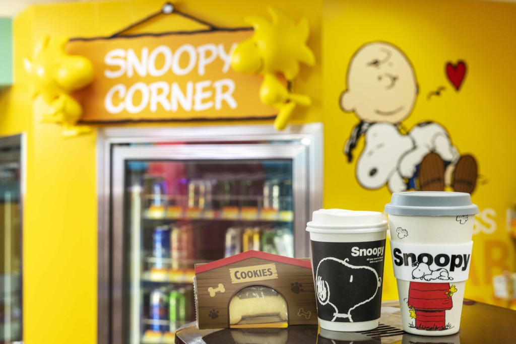 【7-11 Snoopy】3間7-Eleven x Snoopy 專屬概念店登陸旺角！Snoopy聯乘精品零食／打卡便利店