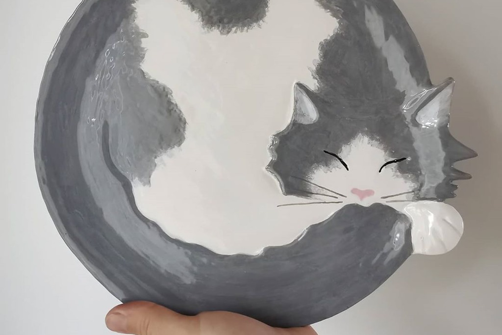 俄羅斯超強工匠自製陶瓷碟　超可愛貓貓造型最吸睛！