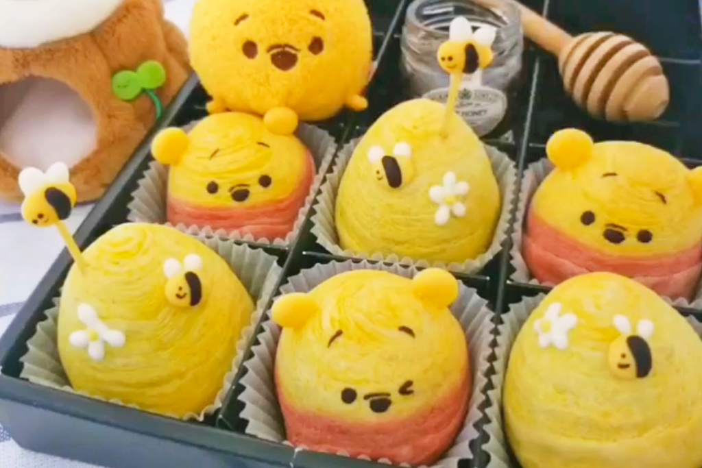 【Winnie the Pooh】Pooh Pooh主題中秋節甜品　自製可愛小熊維尼蛋黃酥 內有紅豆餡！