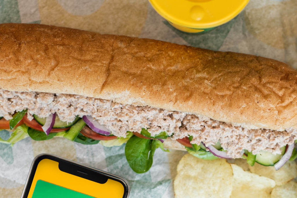 【品牌故事】美國Subway潛艇堡被告無吞拿魚 繼麵包是蛋糕／雞肉非雞肉／不夠12吋後另一控訴