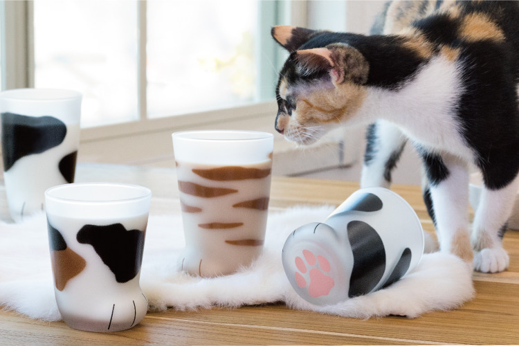 【日本手信】日本手作玻璃品牌Coconeco可愛貓腳杯　造型逼真杯底印有貓掌肉球+倒入飲品超驚喜！