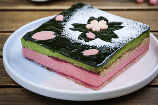 【上環美食】上環明星甜品店4月限定   菠蘿及櫻花主題蛋糕