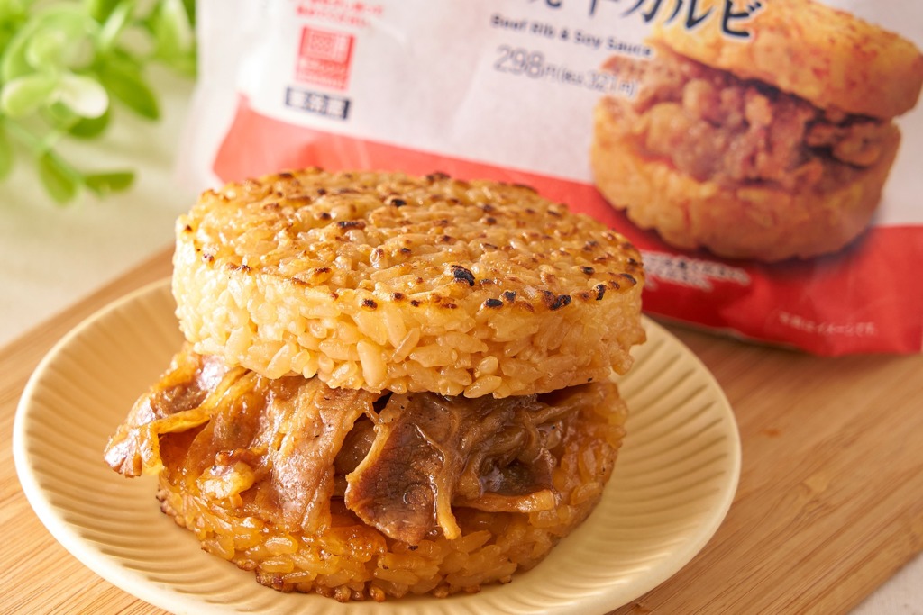 【日本便利店】日本7—11便利店推出超吸引新品   香濃炭烤牛小排米漢堡！