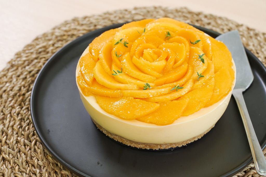 【蛋糕食譜】情人節甜品！簡單免焗芒果蛋糕食譜　打卡一流芒果玫瑰花裝飾做法