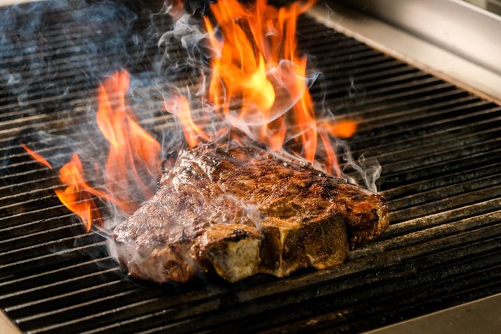 【東涌美食】睇住飛機升降  東涌靚景美式扒房