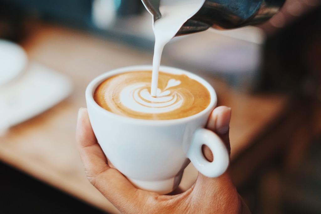 咖啡營養｜研究：飲得多咖啡會令腦容量變小 增53%患認知障礙症機會